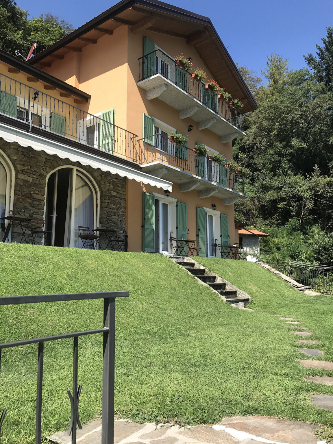 B&B Lago Maggiore, Ihr Erholsamer Urlaub Mit Blick Auf Den Lago Maggiore